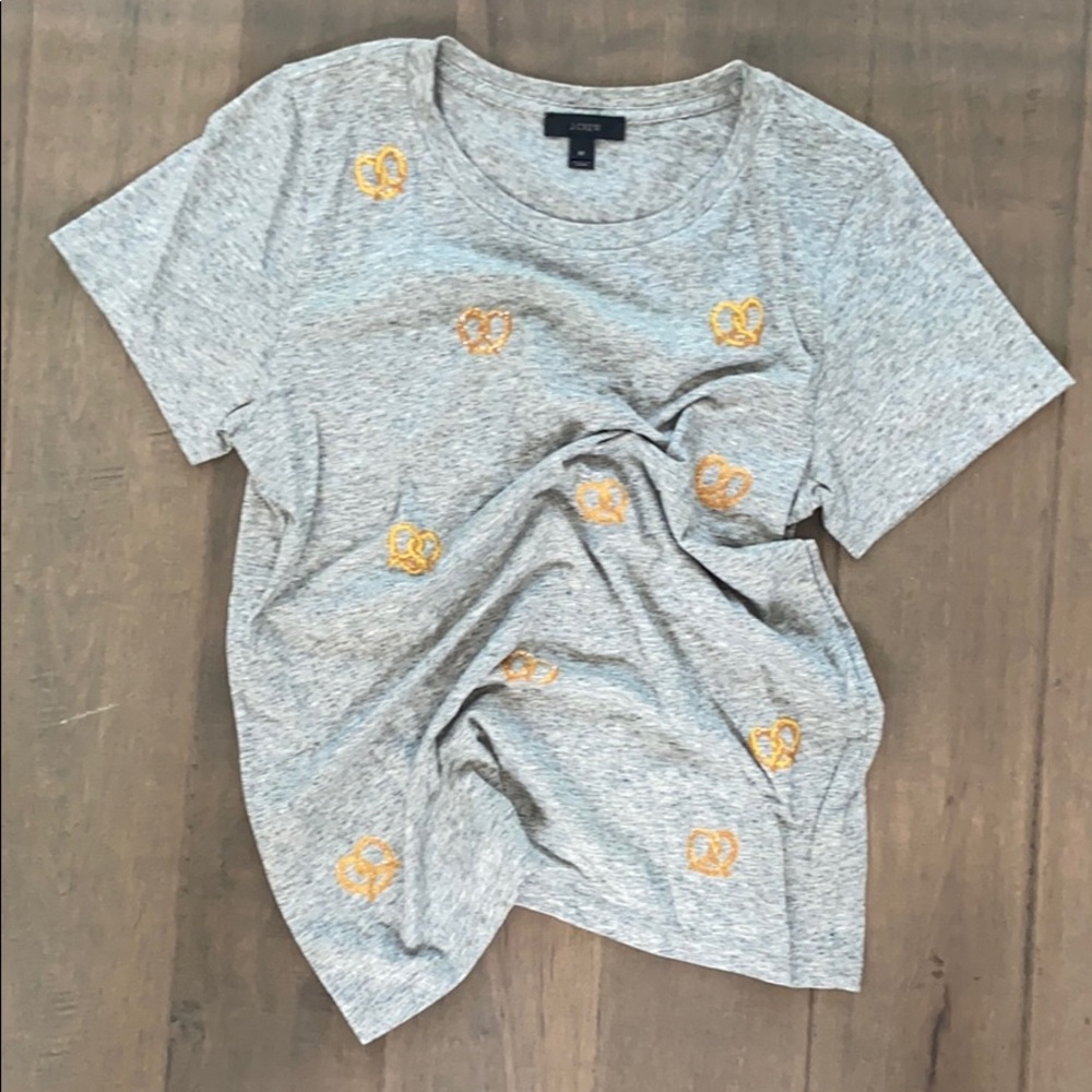 Pretzel graphic tee